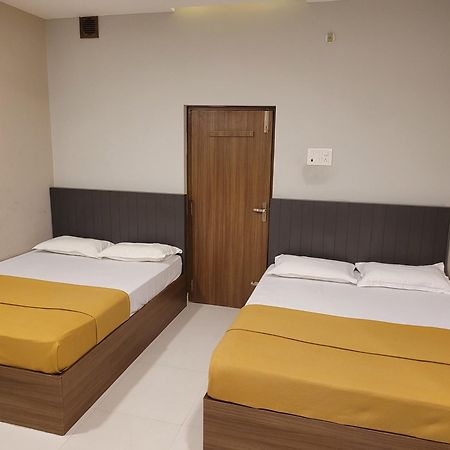 M Square Hotel Vellore Szoba fotó