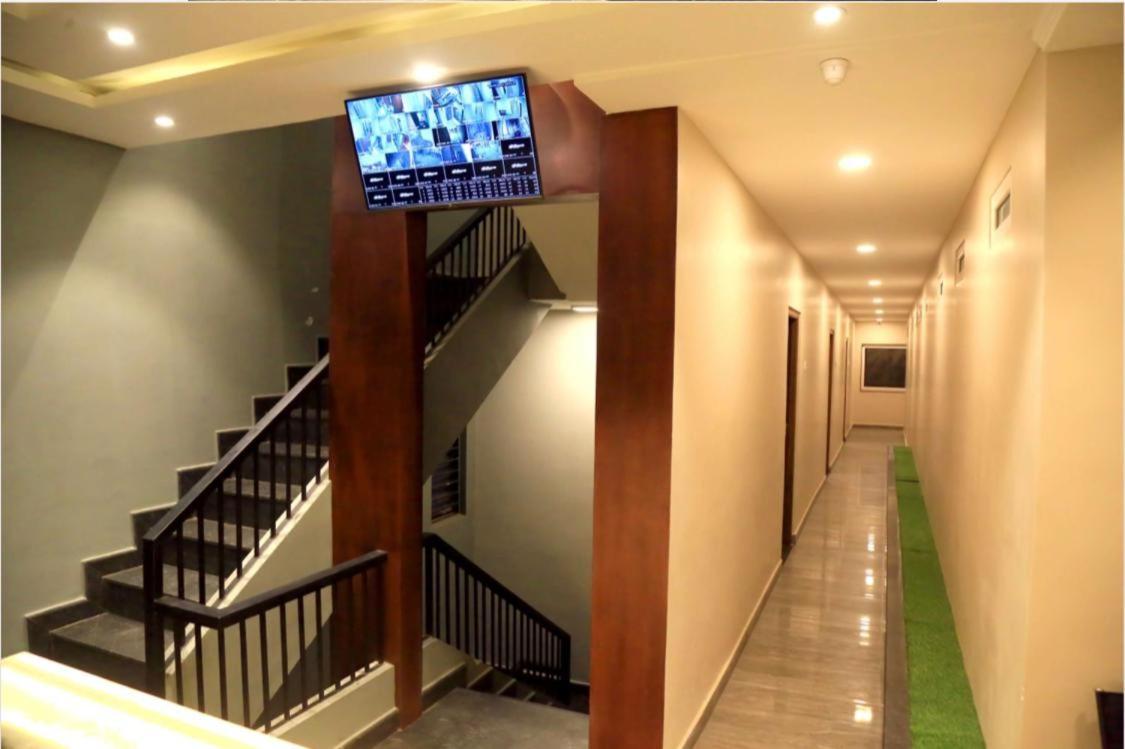 M Square Hotel Vellore Kültér fotó