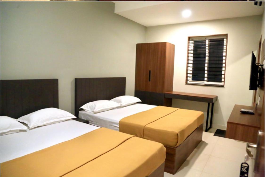 M Square Hotel Vellore Kültér fotó