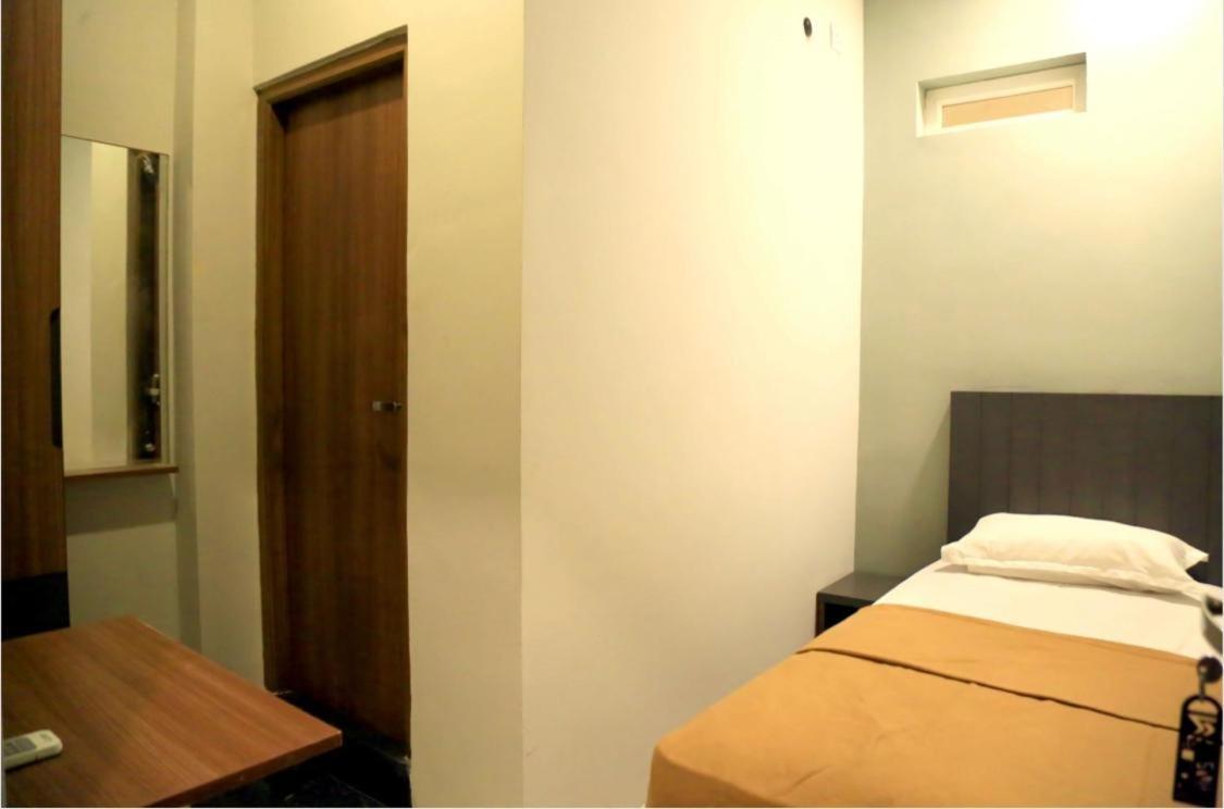 M Square Hotel Vellore Kültér fotó