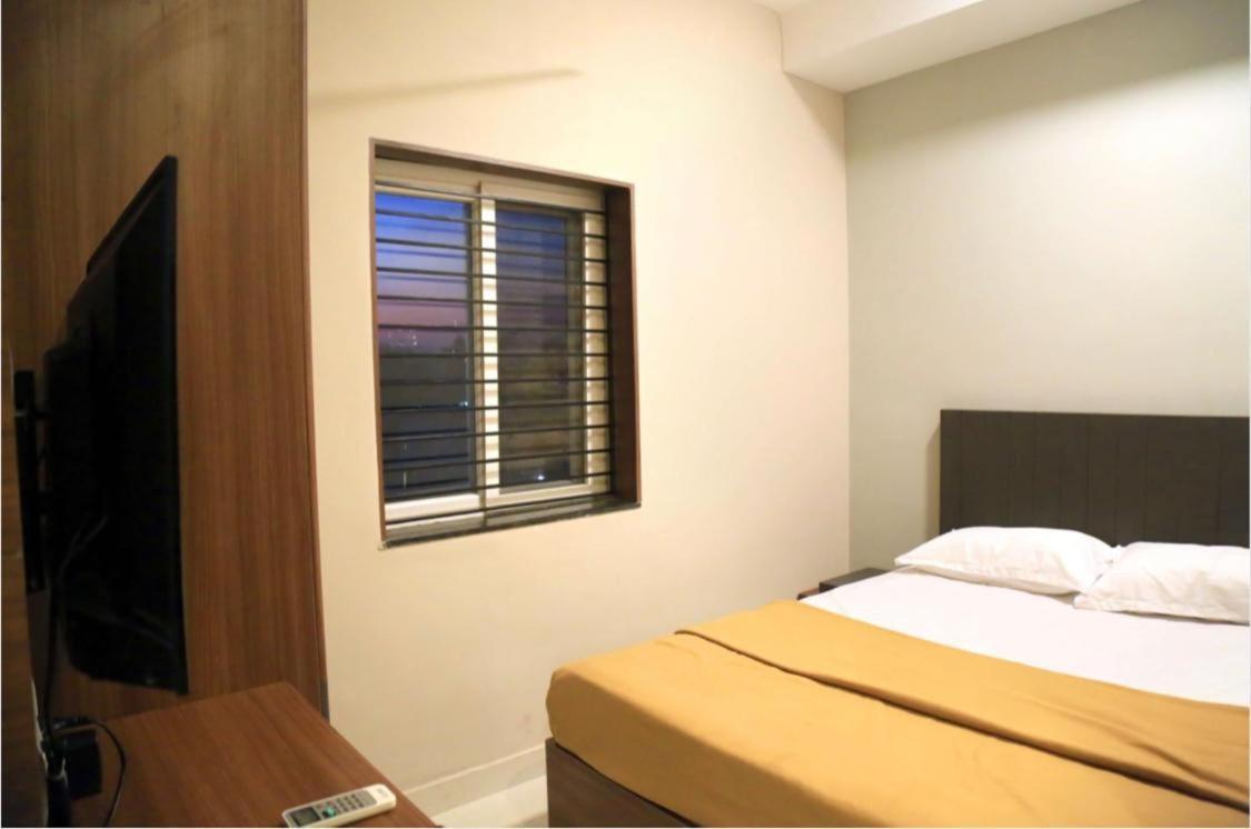 M Square Hotel Vellore Kültér fotó