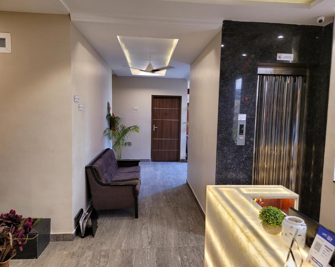 M Square Hotel Vellore Kültér fotó