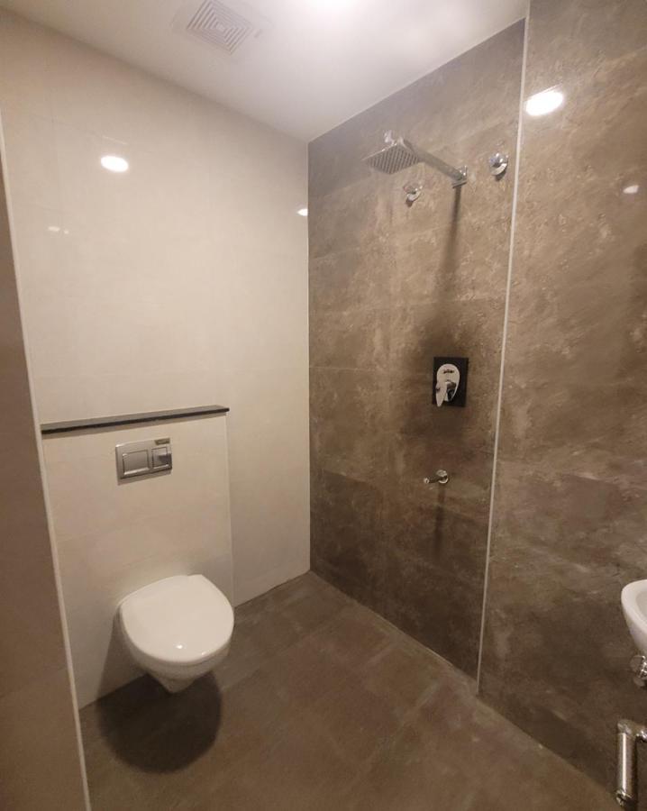 M Square Hotel Vellore Kültér fotó